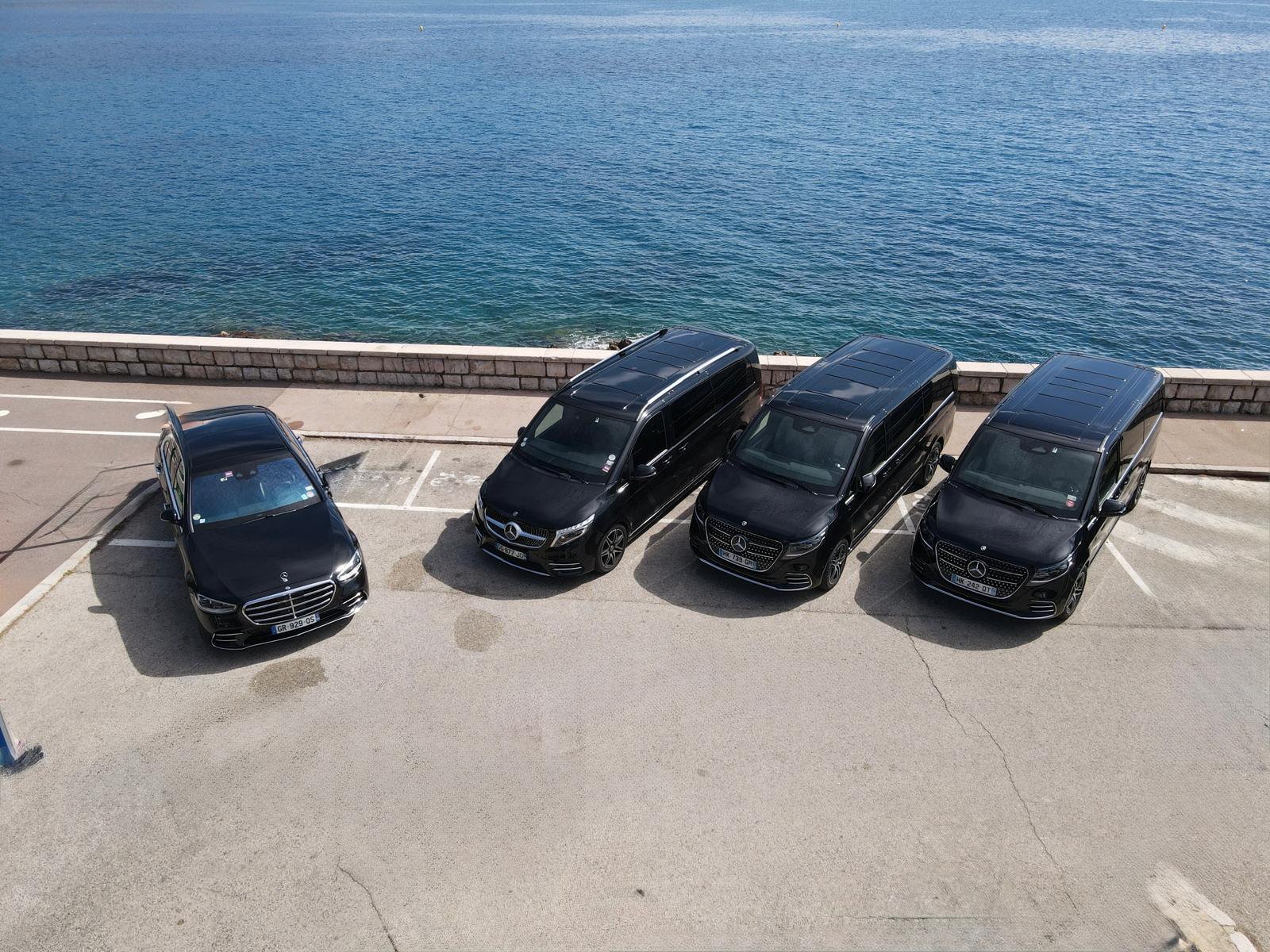 Flotte Premium Services vue du ciel – Mercedes Classe S et Viano sur la Côte d'Azur